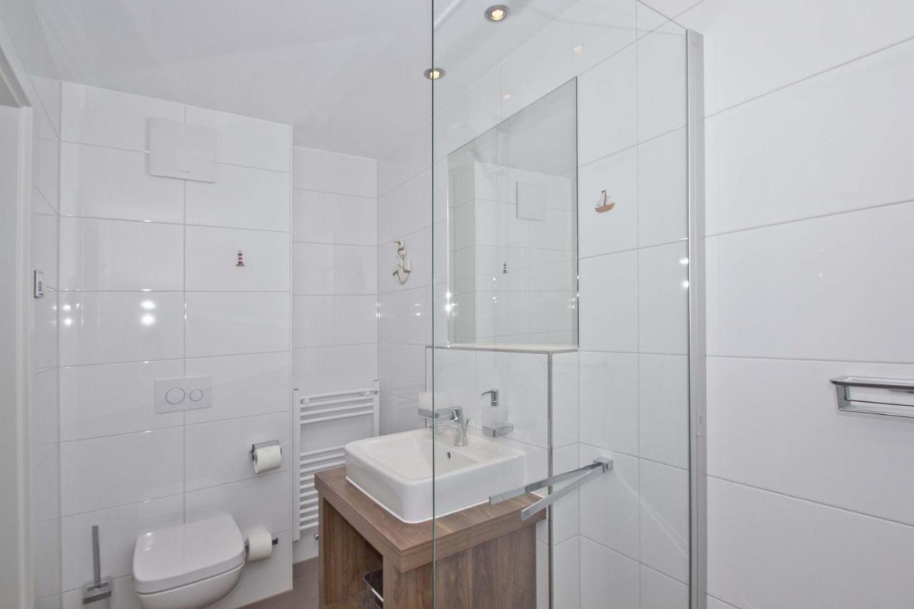 Mit Meerblick Und Terrasse, Gratis Nutzung Vom Ahoi Erlebnisbad Und Sauna In Sellin - Meeresblick Fewo 68 ゲーレン エクステリア 写真