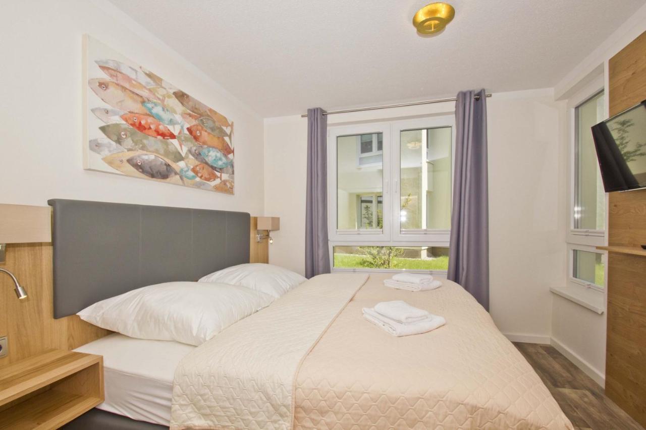 Mit Meerblick Und Terrasse, Gratis Nutzung Vom Ahoi Erlebnisbad Und Sauna In Sellin - Meeresblick Fewo 68 ゲーレン エクステリア 写真