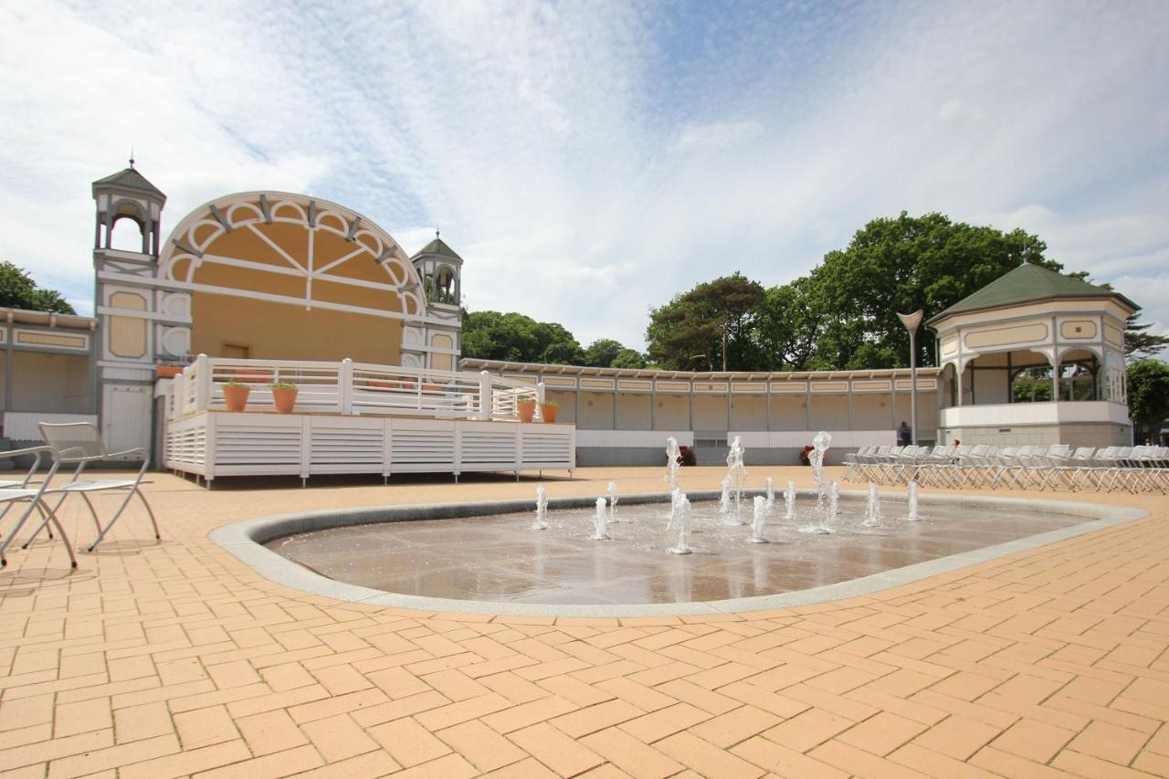 Mit Meerblick Und Terrasse, Gratis Nutzung Vom Ahoi Erlebnisbad Und Sauna In Sellin - Meeresblick Fewo 68 ゲーレン エクステリア 写真